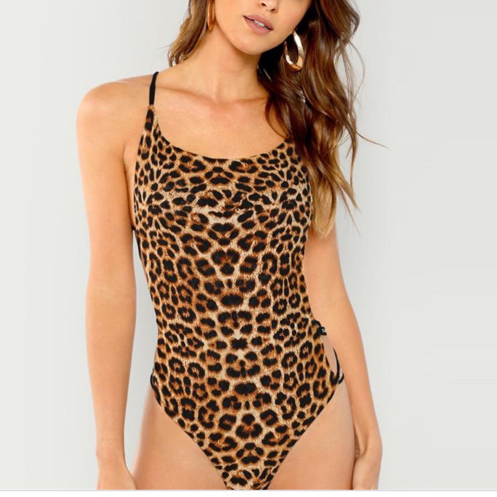 LEOPARD PRINT SPAGHETTI STRAPS BODYSUIT